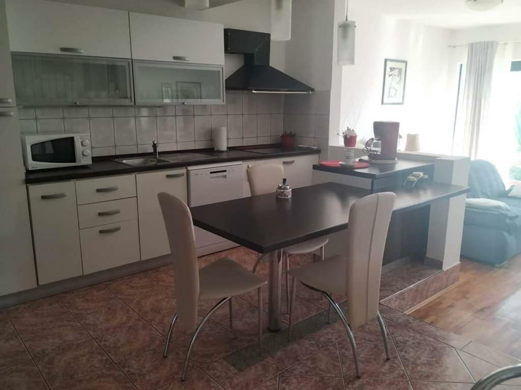 Apartmani Deleut Novi Vinodolski Luaran gambar